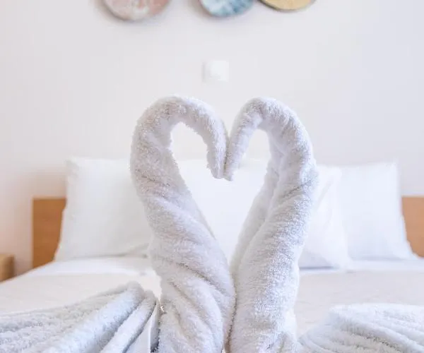 Mystique アパート カルパトス